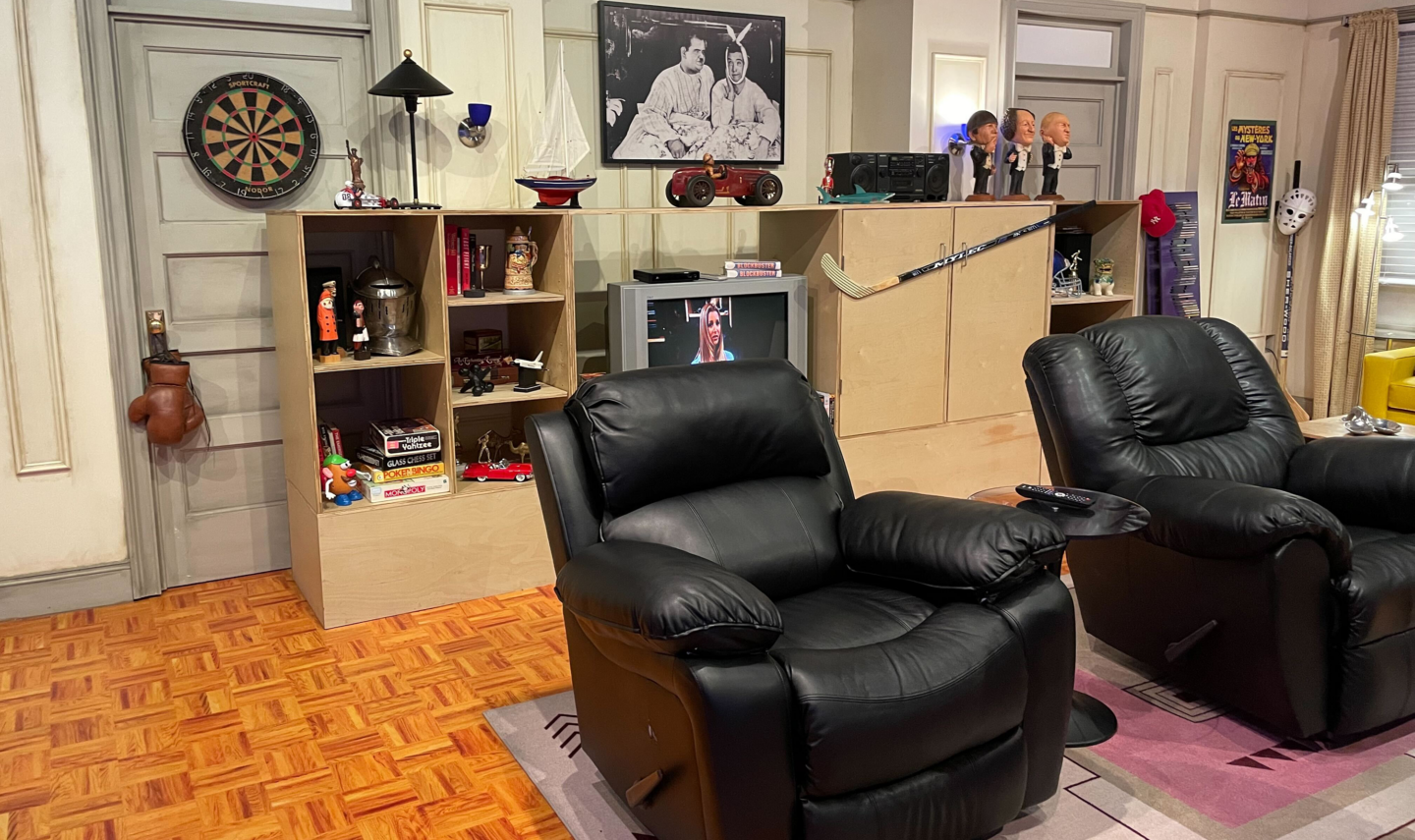 friends experience attractions apartment image